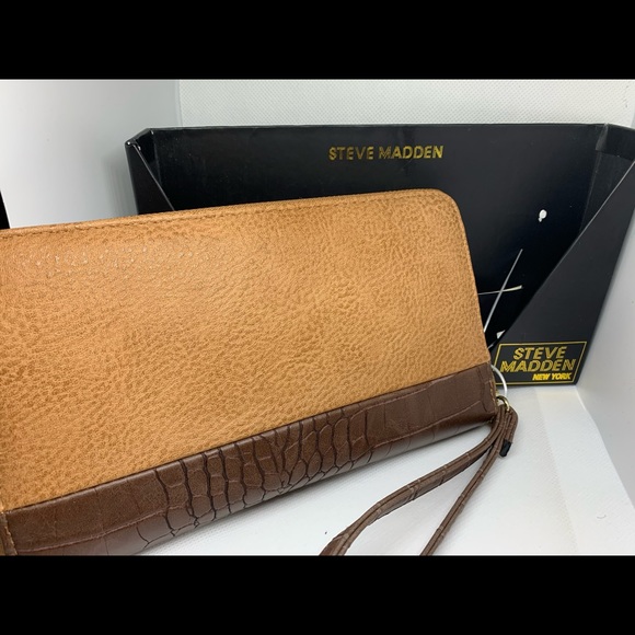 Steve Madden Wallet - Picture 2 of 7